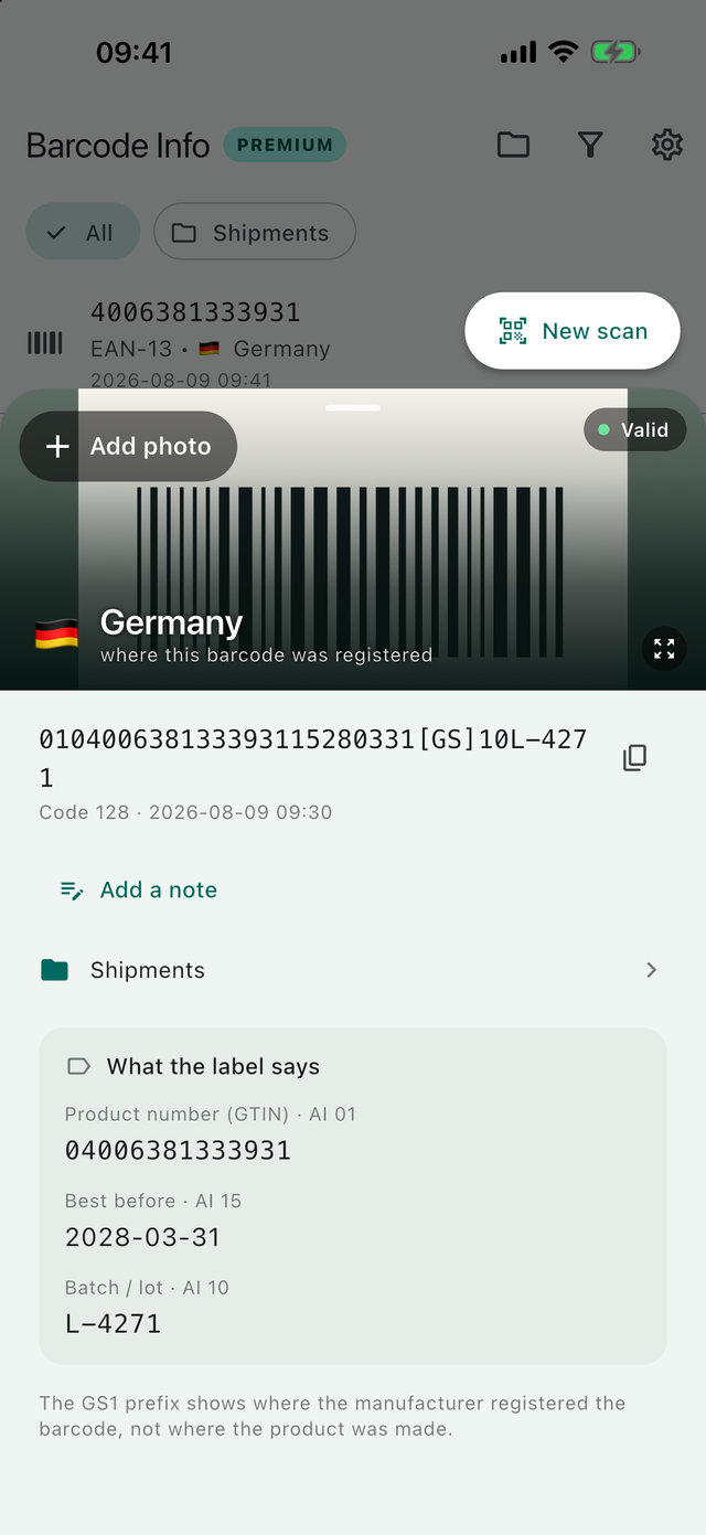 A GS1 label read field by field: product number, best before date and batch